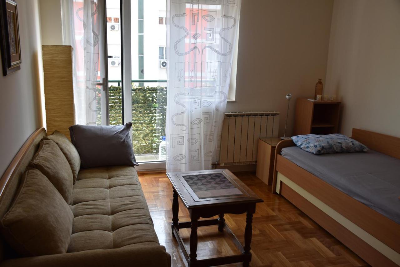 Apartment Music-Center, In The Center Of พอดโกริกา ภายนอก รูปภาพ