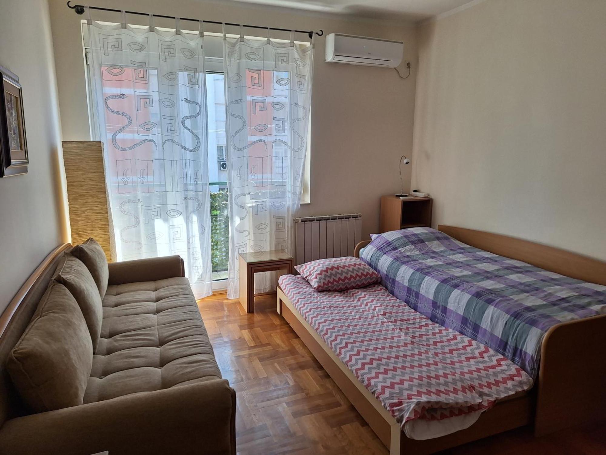 Apartment Music-Center, In The Center Of พอดโกริกา ภายนอก รูปภาพ